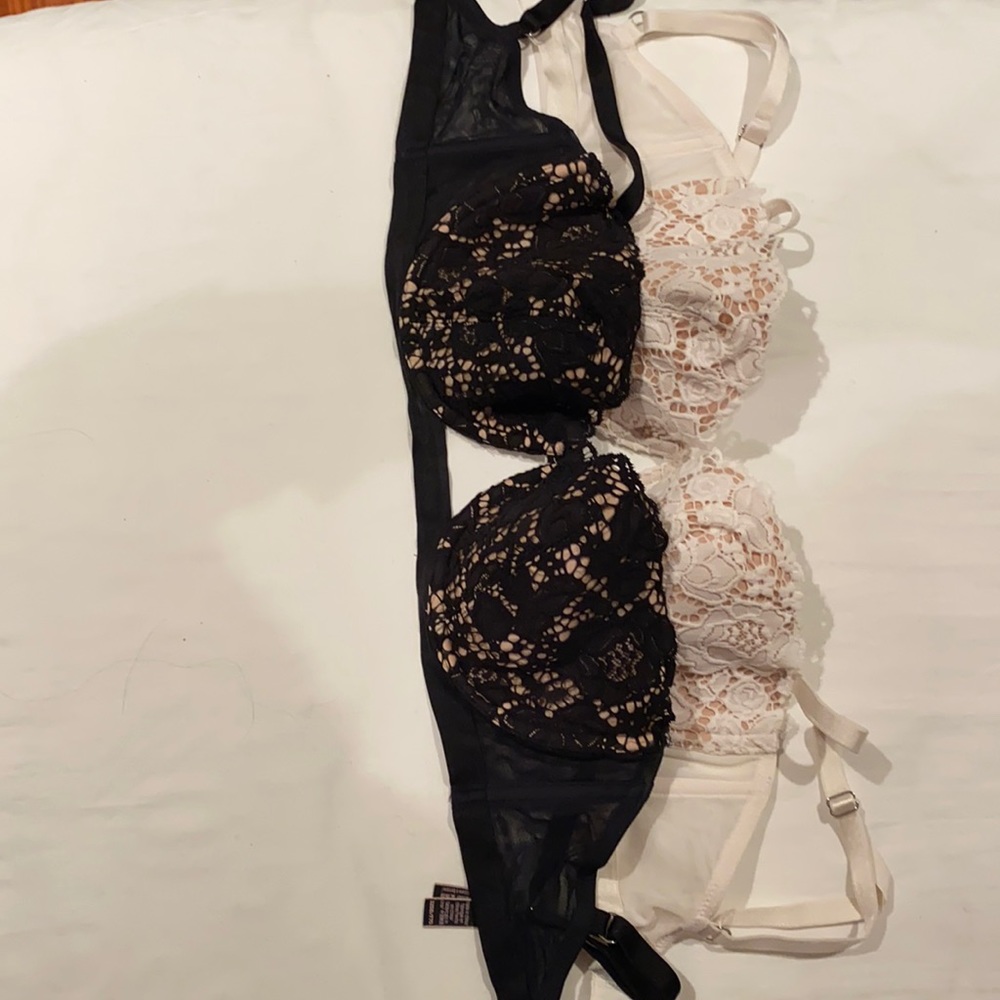 EUC 2 Victoria Secret 32DD Very Sexy bras